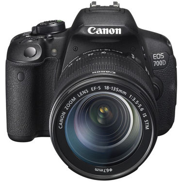 Canon EOS 700D (18-135mm STM) DSLR Kit