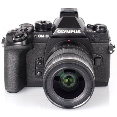 Olympus OMD EM1 with M. Zuiko EZ 12-40mm f2.8 PRO Lens & 8GB Card