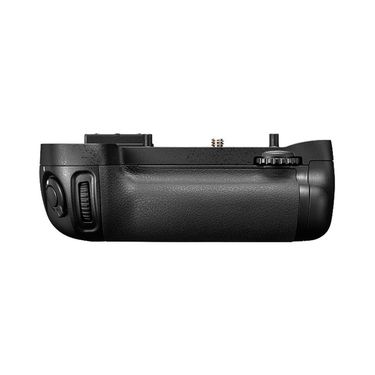 Digitek Battery Grips for Nikon D7100