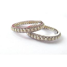 CZ WITH FRESH WATER BUTTON PEARL BANGLE