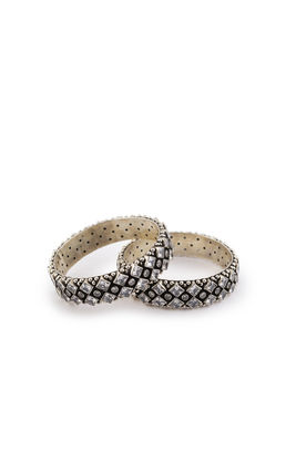 SQUARE SHAPE WITH ROUND CUT STONE SILVER BROAD BANGLES