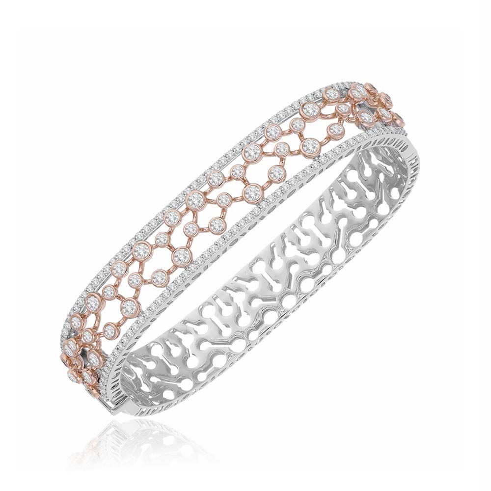 https://www.eves24.in/wp-content/uploads/2022/03/eves24-diamond-bracelet-A10631G-AUG-SHOW-A_192700-.jpg